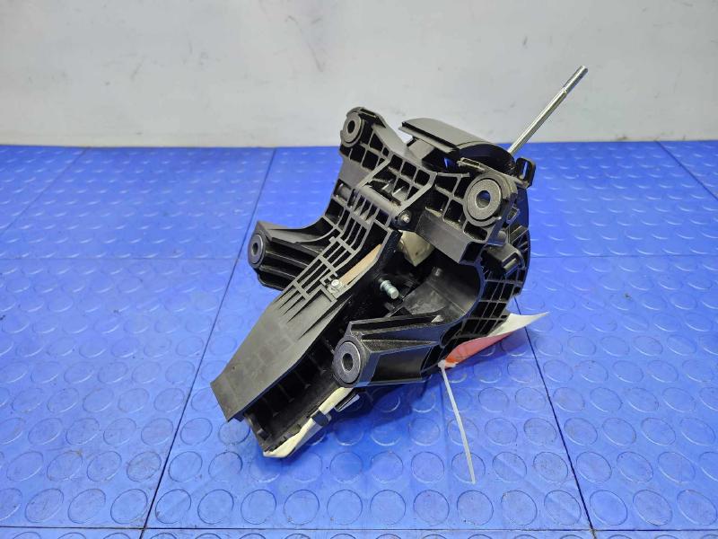 2010-2015 Lexus RX350 Automatic Gear Shifter Assembly Genuine OEM 33560-0E070