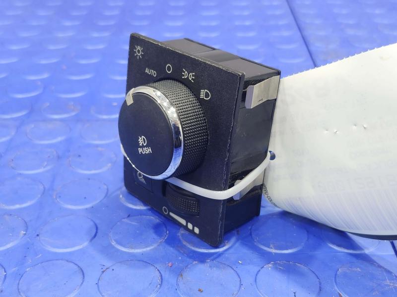 2010 Dodge Ram 1500 Headlight Switch (Dash Mtd)