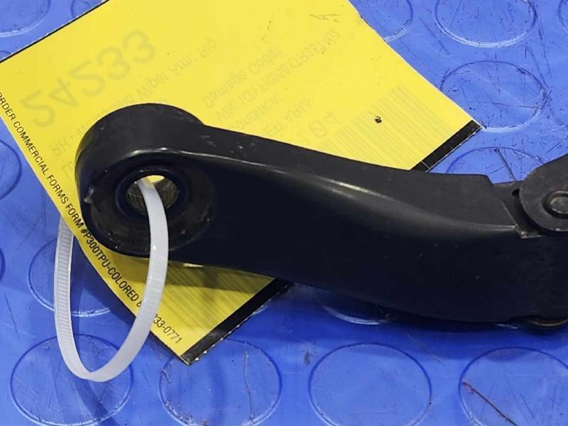 2007 Cadillac Escalade Windshield Wiper Arm Right Passenger Side OEM 15916552