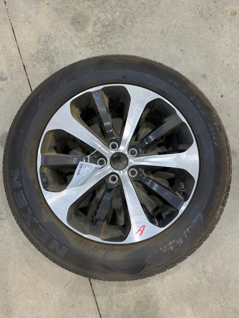 2017 Kia Sorento Wheel