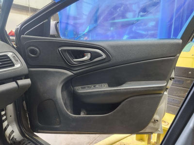 2017 Chrysler 200 Front Door Trim Panel