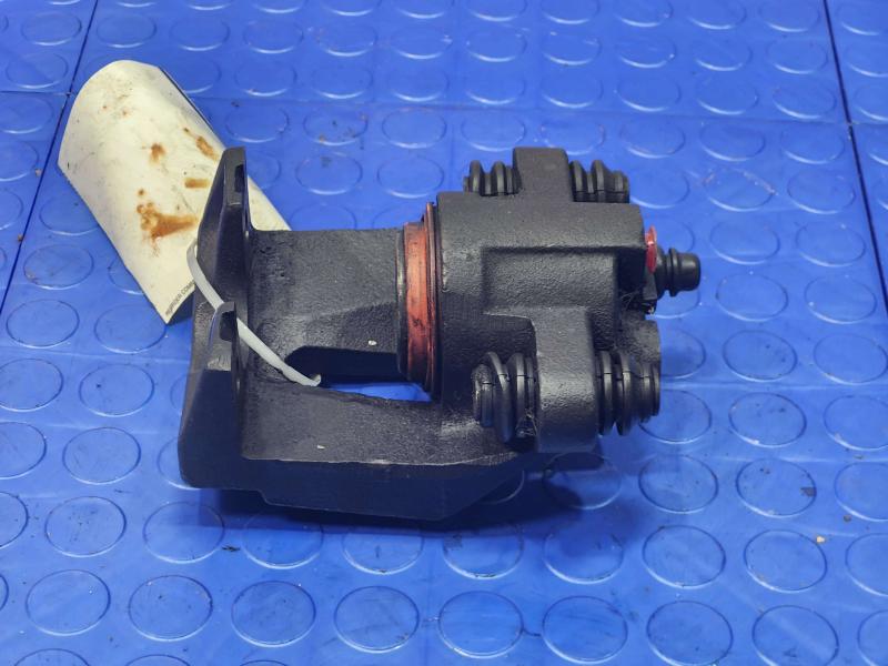 2003 Lincoln Town Car Caliper
