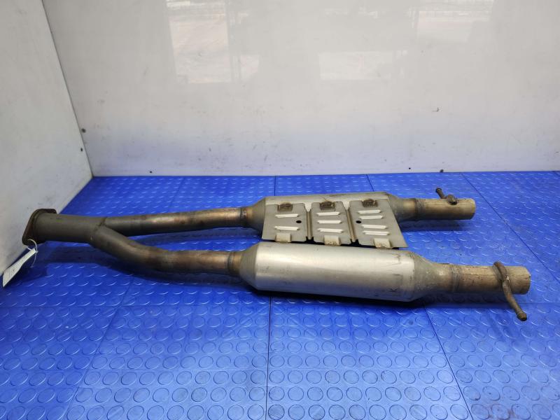 2013 Infiniti FX35 Muffler
