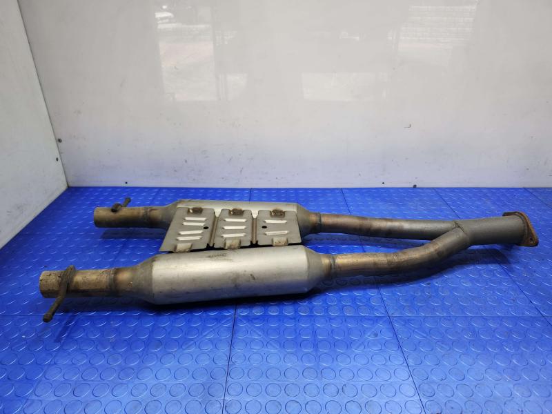 2013 Infiniti FX35 Muffler