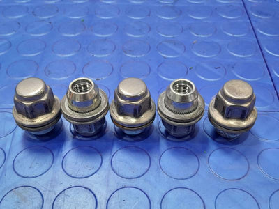 2013 Infiniti FX35 Lug Nuts