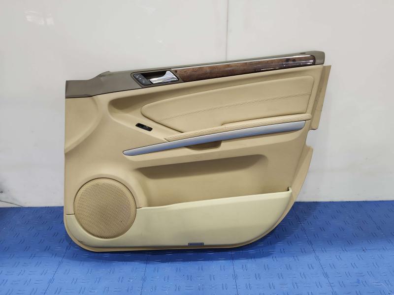 2010 Mercedes ML-Class Front Door Trim Panel