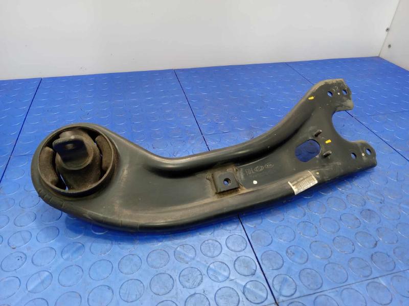 2017 Kia Sedona Lower Control Arm Rr