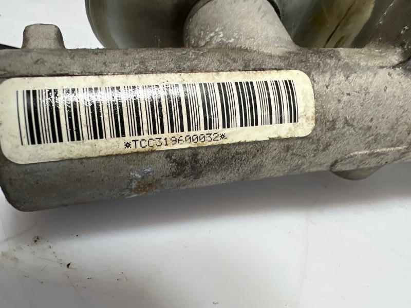 2001 - 2011 Ford Crown Victoria Brake Master Cylinder w/o Trac Cntrl OEM 6W1Z2140BA