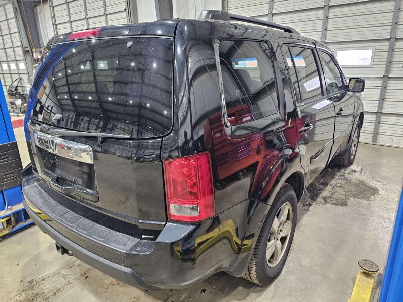 2011 Honda Pilot Center Pillar