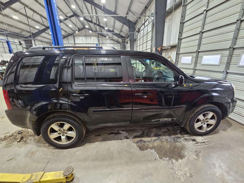2011 Honda Pilot Center Pillar