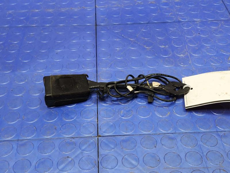 2015 Volkswagen Beetle Front Seat Belt