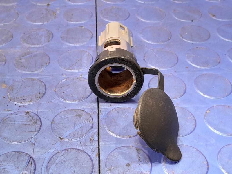 2009-2014 Ford F-150 12 Volt Power Outlet Genuine OEM Part BL3Z19N236A