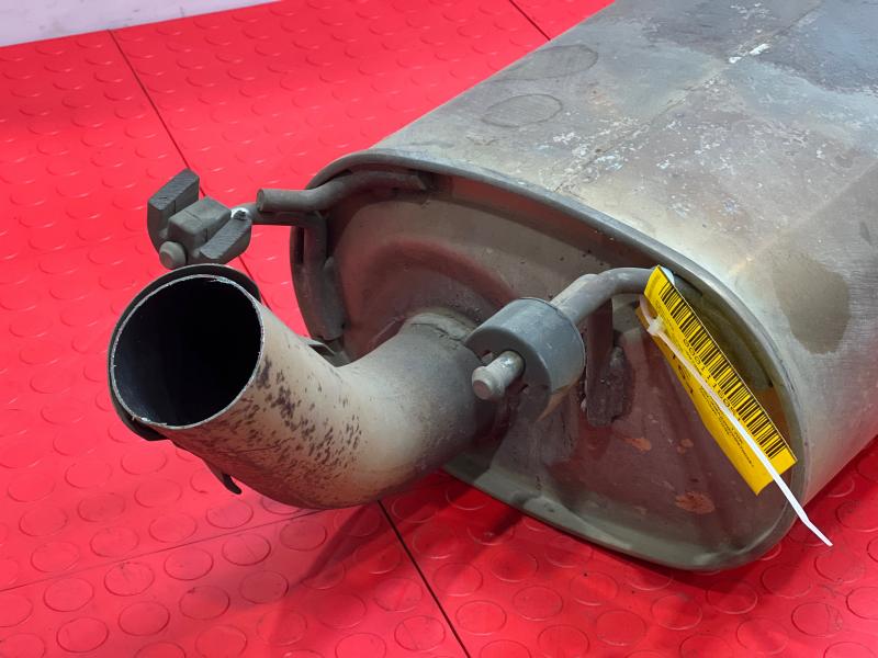 2011-2015 Infiniti QX56 QX80 Center Intermediate Exhaust Muffler OEM 201001LA2A
