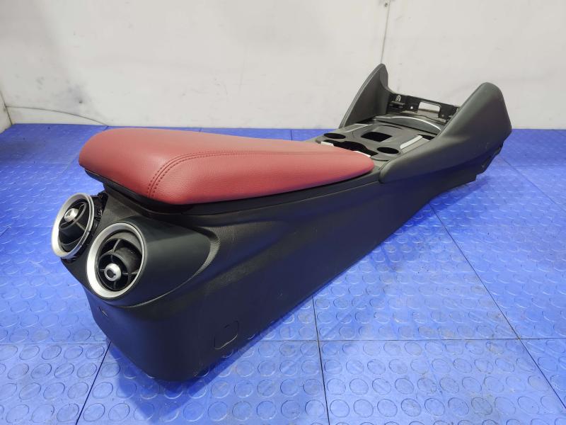 2018 Alfa Romeo Giulia Front Console