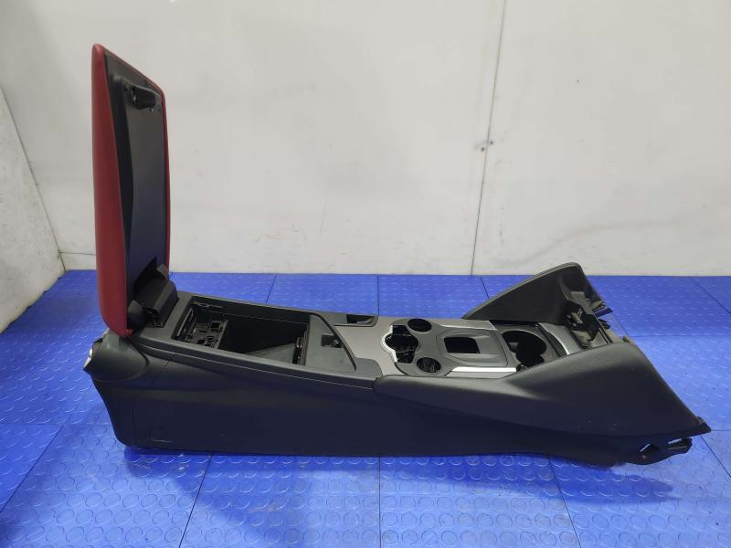 2018 Alfa Romeo Giulia Front Console