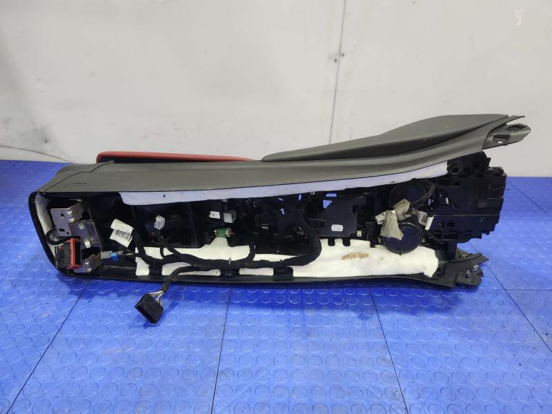 2018 Alfa Romeo Giulia Front Console