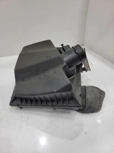 2012 - 2017 Buick Verano 2.4L Air Cleaner Box Assembly OEM 13468546 13301777