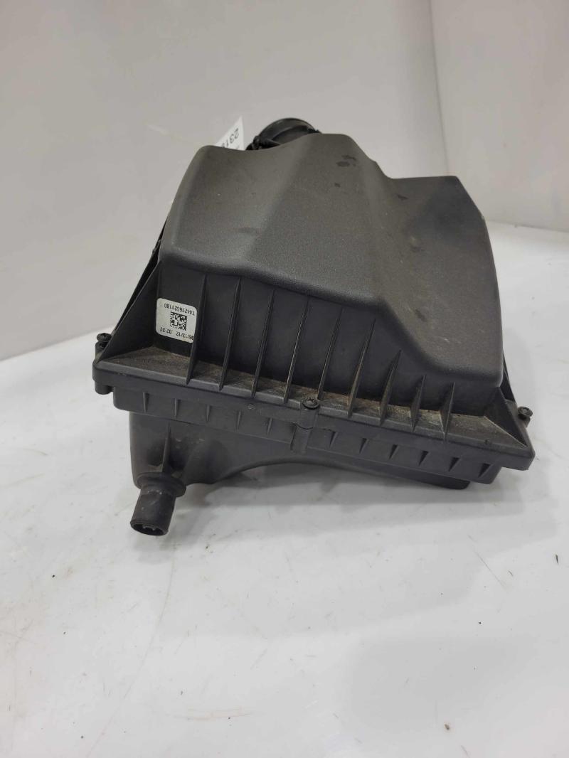 2012 - 2017 Buick Verano 2.4L Air Cleaner Box Assembly OEM 13468546 13301777