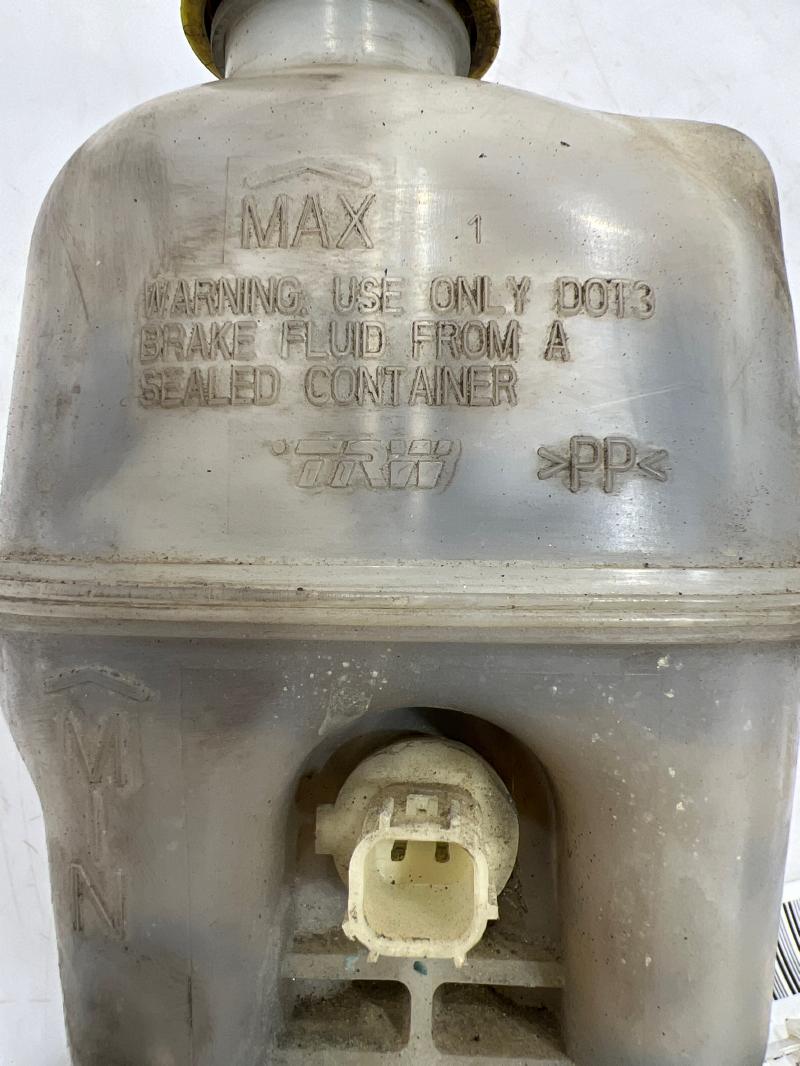 2002 - 2005 Dodge Ram Brake Master Cylinder (Rear ABS ONLY) OEM 05102032AA