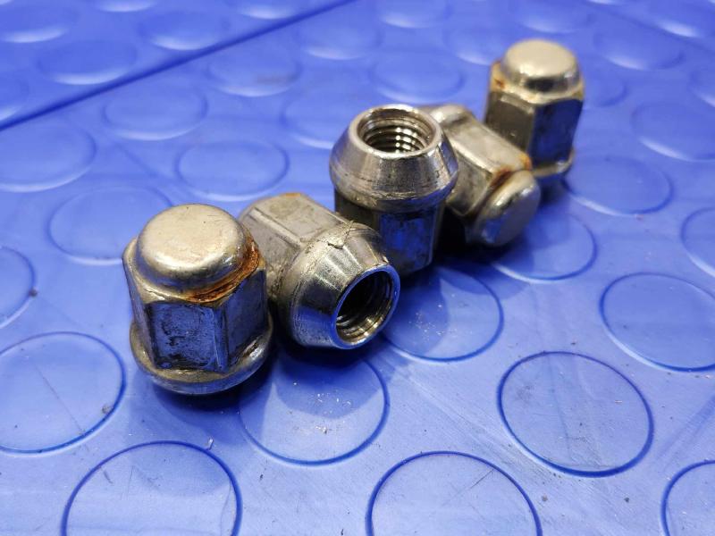2015 Dodge Journey Lug Nuts