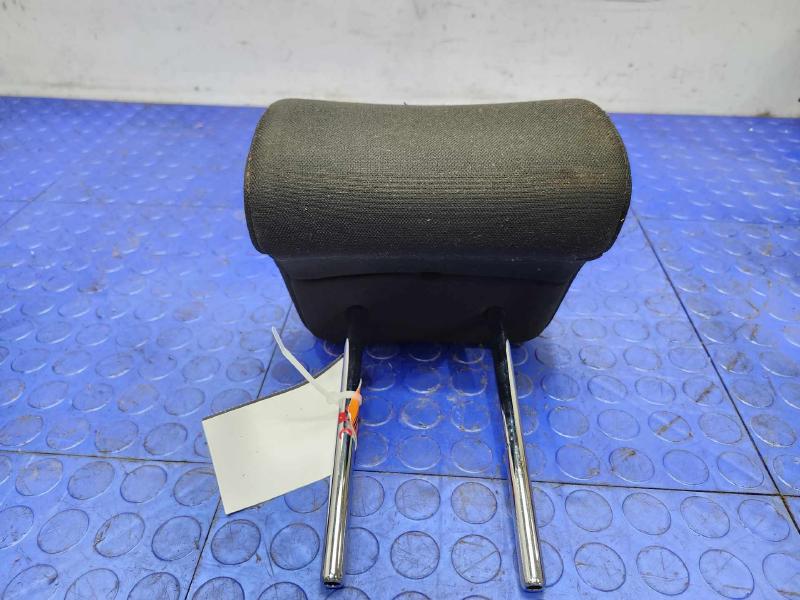 2017 Mitsubishi Outlander Headrest
