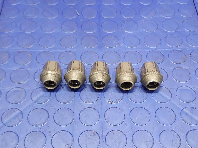 2020 Land Rover Discovery Sport Lug Nuts