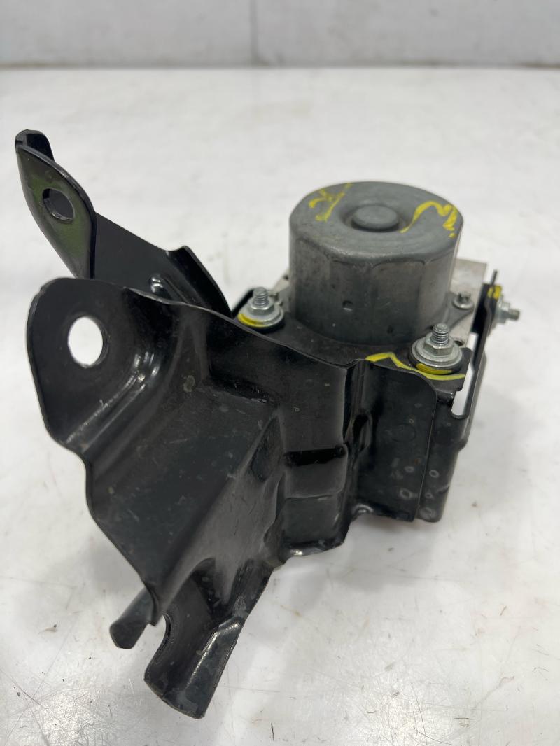 2015 Nissan Altima 2.5L ABS Anti Lock Brake Pump Modulator Assembly OEM 476609HM0A