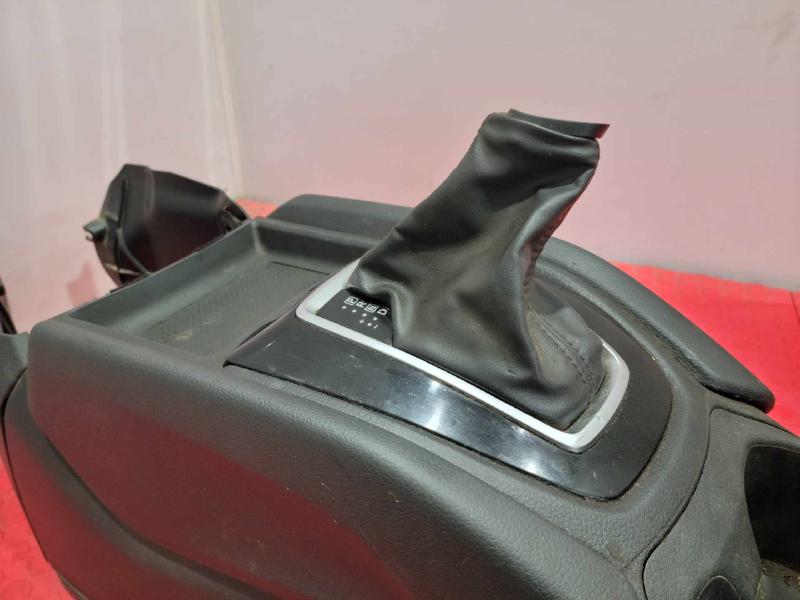 2017-2018 Nissan Rogue Sport Center Floor Console Assembly Black Leather OEM