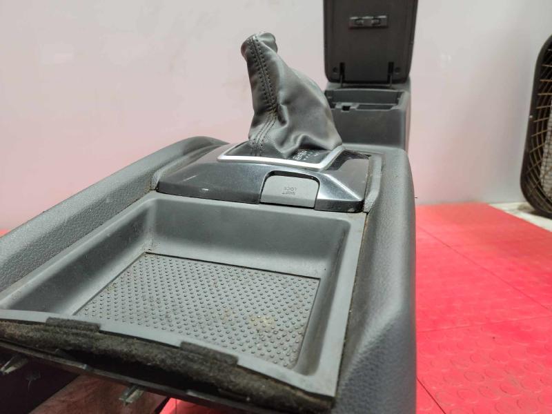 2017-2018 Nissan Rogue Sport Center Floor Console Assembly Black Leather OEM