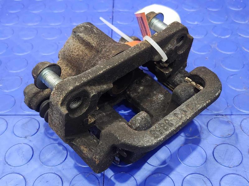 2015 Nissan Rogue Caliper