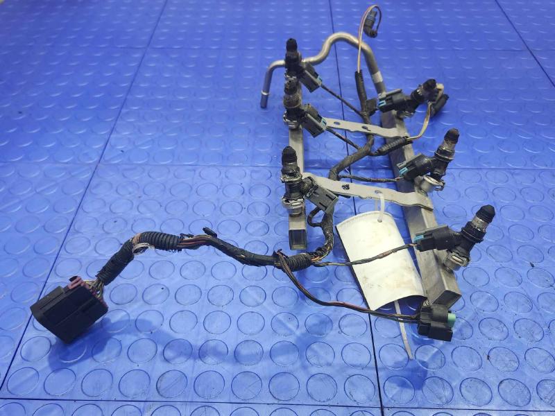 2006 Chevy Uplander Buick Terraza 3.5L Fuel Rail Delivery Pipe Injectors 6 Pcs OEM 12586558 12586557