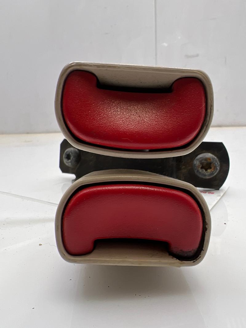 2004 Lincoln Aviator Rear Seat Belt