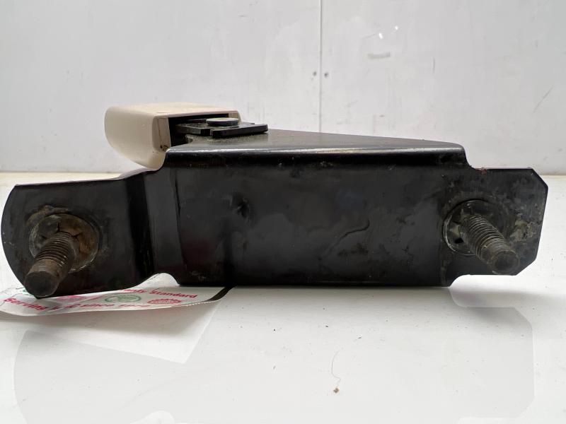 2004 Lincoln Aviator Rear Seat Belt