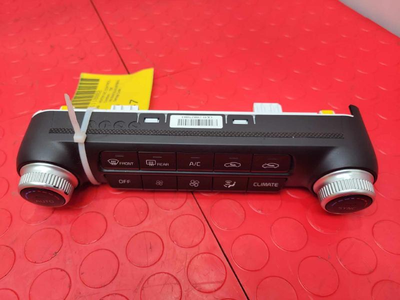 2020 Kia Stinger Heater A/C Control