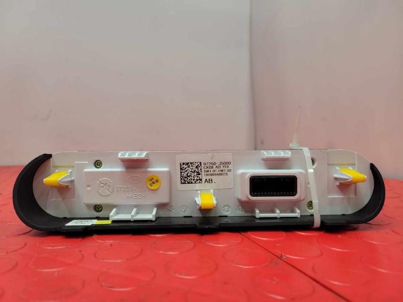 2020 Kia Stinger Heater A/C Control