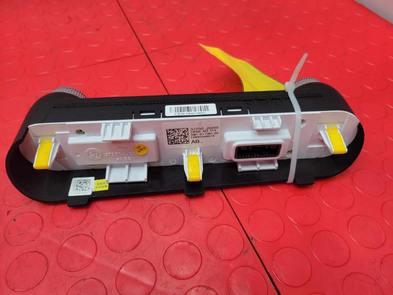 2020 Kia Stinger Heater A/C Control