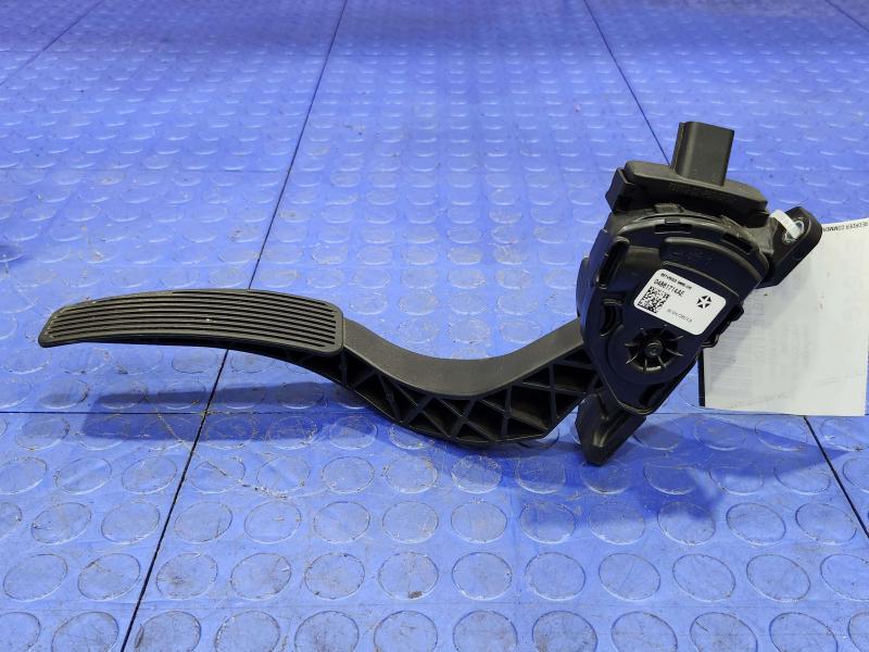 2013 Chrysler 300 Pedal Assembly