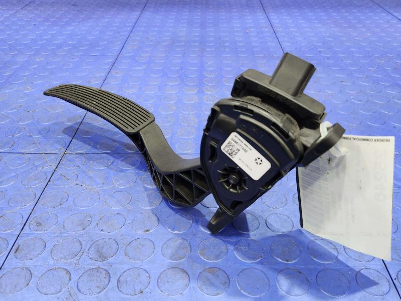 2013 Chrysler 300 Pedal Assembly