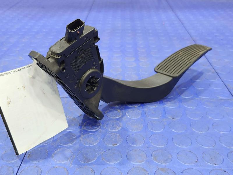 2013 Chrysler 300 Pedal Assembly