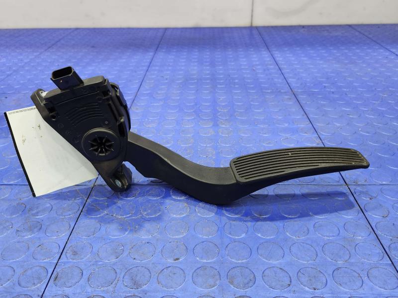 2013 Chrysler 300 Pedal Assembly