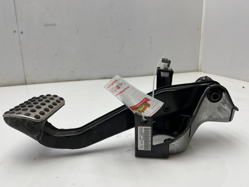 2010 2011 2012 2013 Mercedes E Class W212 Brake Pedal Assembly OEM 2042902101