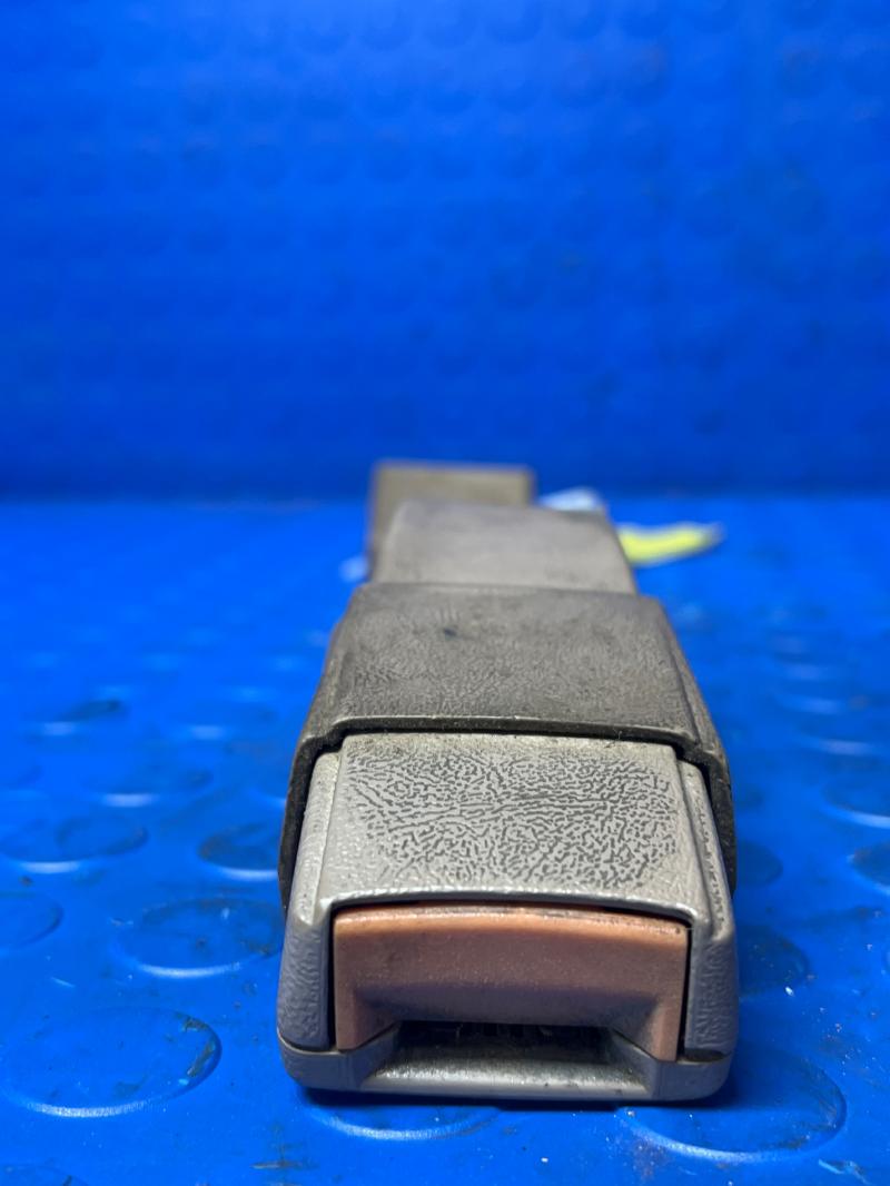 1995 Chevrolet Suburban Front Seat Belt
