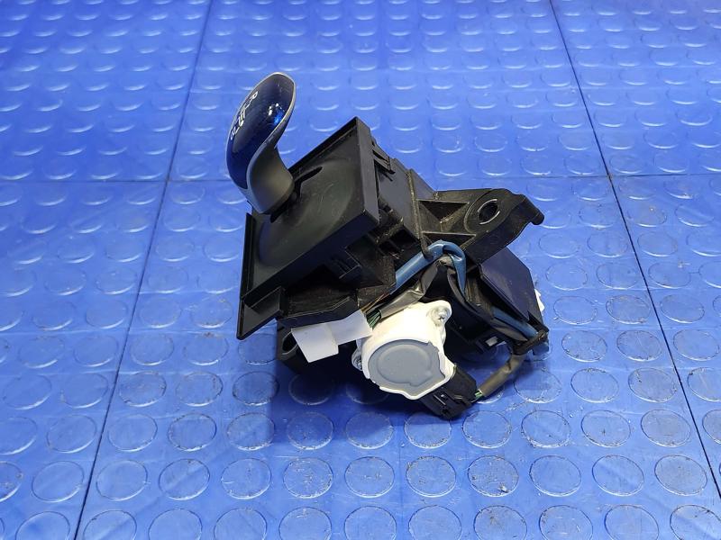2010-2015 Toyota Prius Automatic Gear Shifter Assembly Genuine OEM 33550-47053