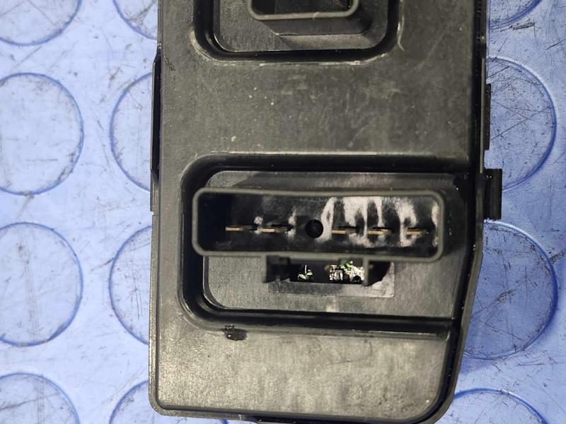 2010 Chevrolet Impala Door Switch Front