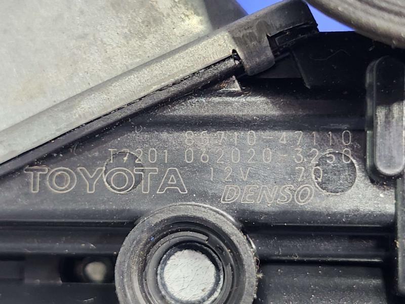 2013 Toyota Prius Front Door Regulator