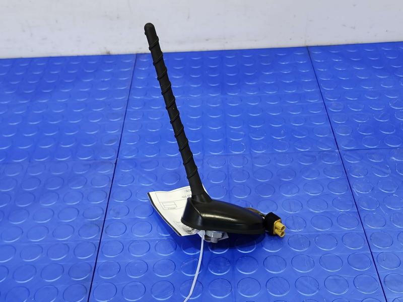 2010 Kia Rio Antenna