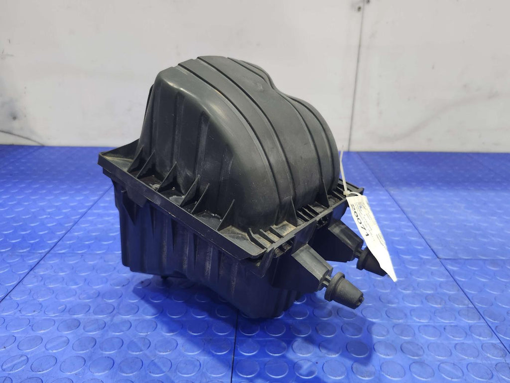 2004 Ford Explorer Air Cleaner
