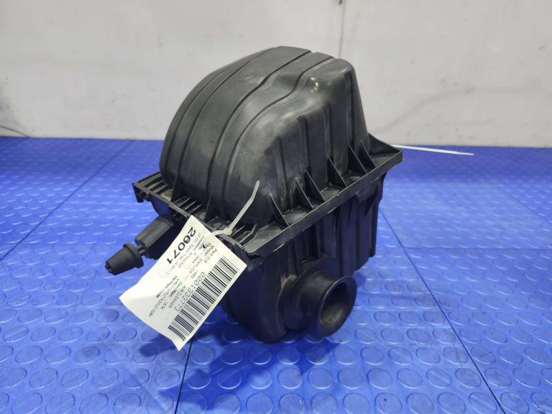 2004 Ford Explorer Air Cleaner