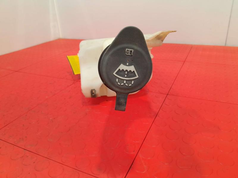 2008 Chevrolet Silverado 1500 Washer Bottle