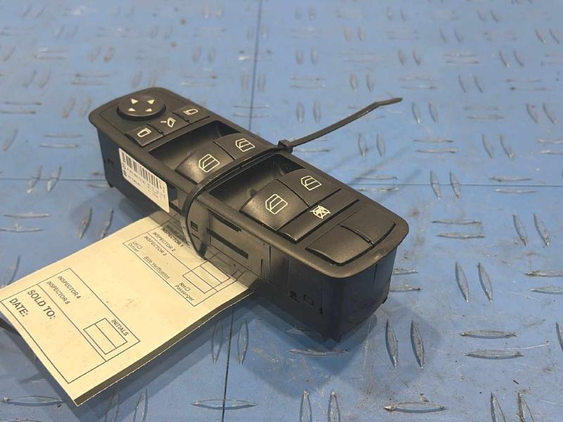 2010 Mercedes ML-Class Door Switch Front